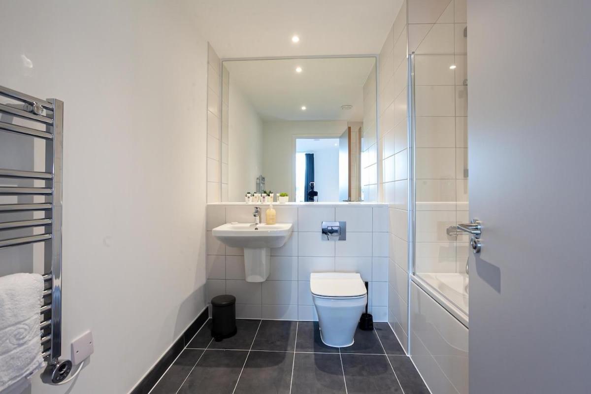 Spacious 2 Bed Apartment In Central Manchester Exterior photo