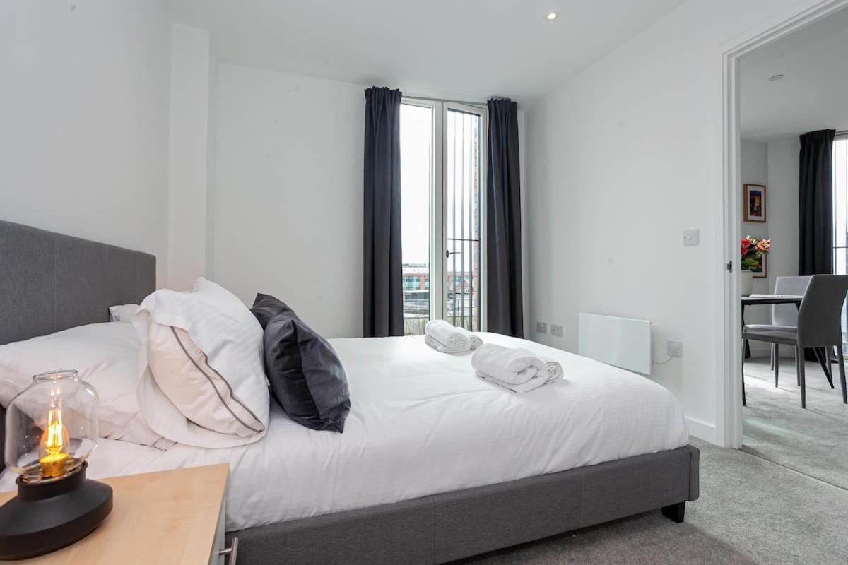 Spacious 2 Bed Apartment In Central Manchester Exterior photo